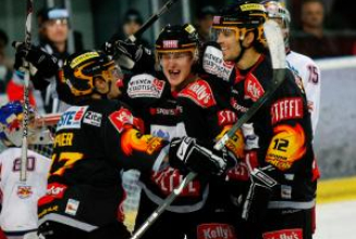 Vienna Capitals gewinnen Schlagerspiel in Salzburg 3:2