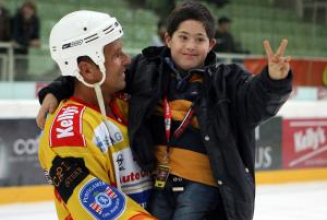 28.11.2009 - Dritte Promi Eishockey Charity und Tag der offenen Tür  