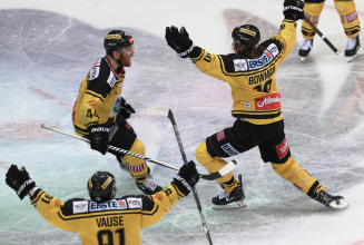 Historischer Sieg und 3:0 in der Serie