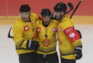 Caps schreiben in CHL erstmals an