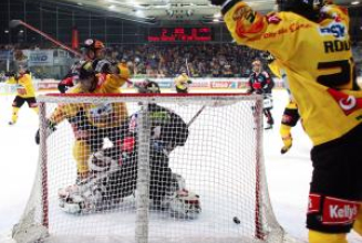 Capitals starten mit klarem 3:0 gegen Innsbruck in die Playoffs