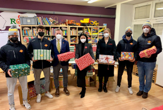 Caps-Charity | 60 Weihnachts-Packerl für bedürftige Kids
