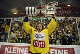 Meister-Goalie David Kickert kehrt heim