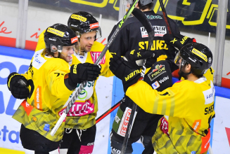 Caps feiern 3:0-Sieg beim HC Pustertal