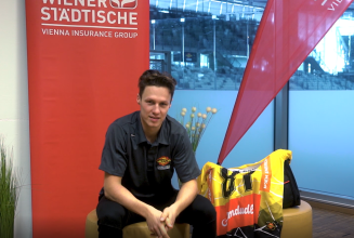 Beat The Crack | Schlage Marco Richter im Handstand