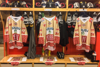 Ersteigere ein Caps-Weihnachts-Jersey