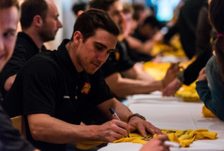 MORGEN: Caps-Autogrammstunde bei Beach-Volleyball-WM