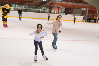 Anmeldung für Eislauf- und Eishockeykurse startet