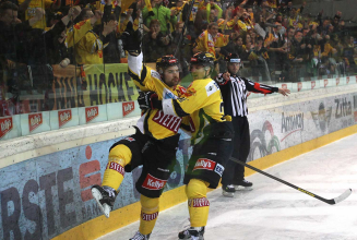 Caps holen sich mit 4:1-Heimsieg gegen Salzburg den ersten Matchpuck