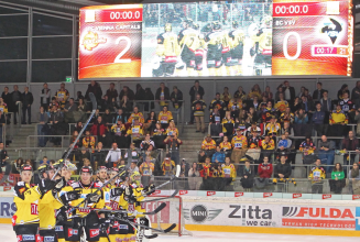 Caps melden sich mit 2:0-Erfolg auf Siegerstraße zurück