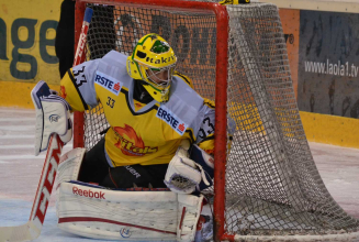 U20 holt Punkt gegen Haie